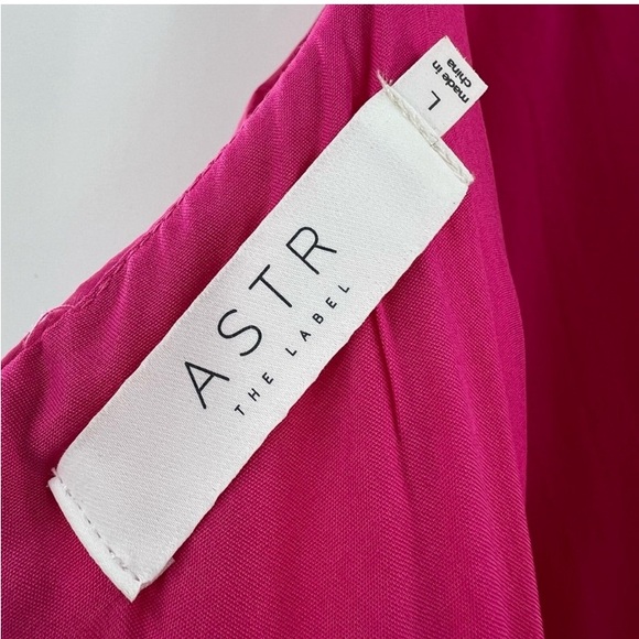 ASTR The Label NWT Bridget Side Cutout Tiered Midi Dress in Fuchsia size Large - Picture 5 of 6